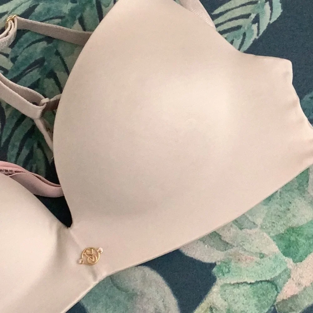 🌿NWOT- Never worn! Victoria’s Secret So Obsessed Wireless Push Up Bra - Picture 10 of 13